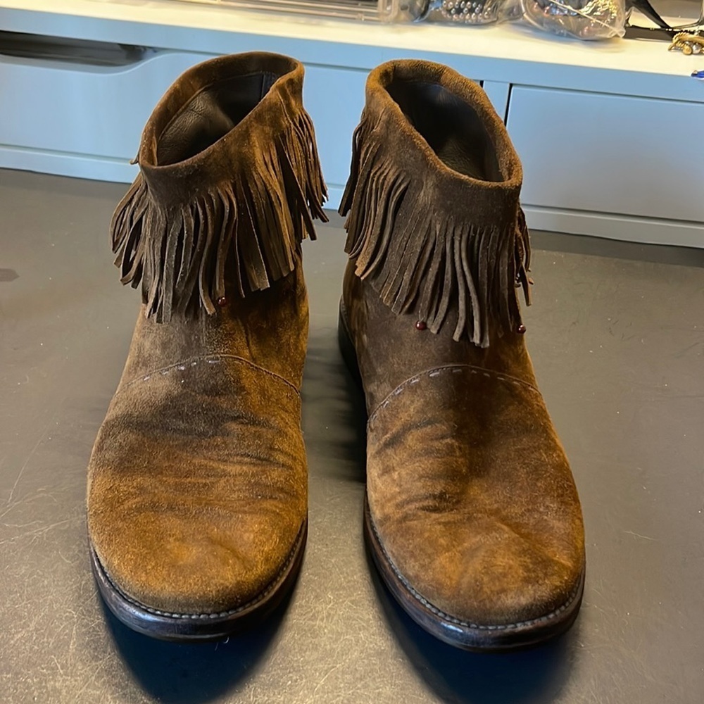 Barneys NY Ankle Brown Fringed Pull On Boots. Size 37 1/2. D4/A